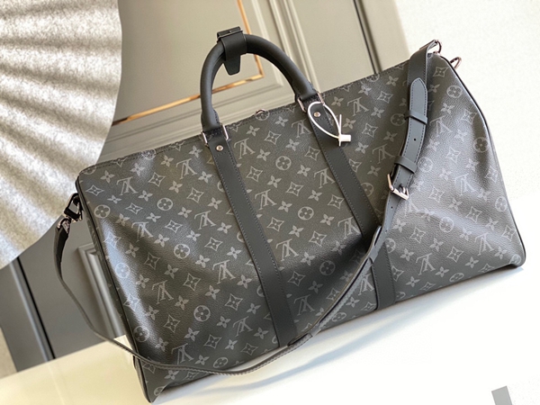 ルイヴィトンバッグ背面デザイン